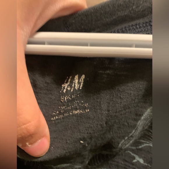 3/$20 Long sleeve scoop neck shirt - Picture 3 of 5